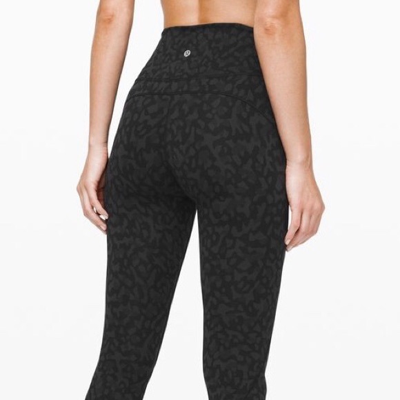 LuluLemons- IN MOVEMENT TIGHT 25" *EVERLUX - Picture 6 of 9